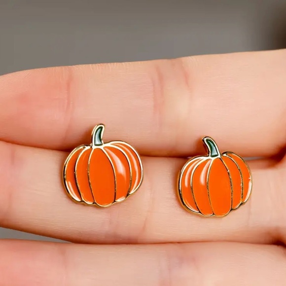 NWT Pumpkin Stud Earrings - Picture 4 of 4